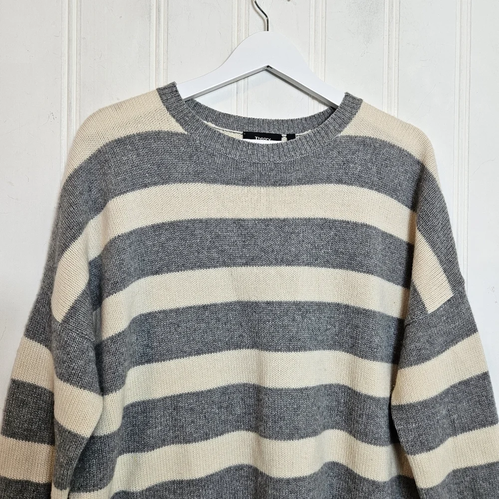 Theory Cashmere Sweater M Karenia Oversized Striped Crewneck Gray Cream High Low